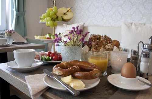 Eitting Bed & Breakfast | Hotel Claro Garni