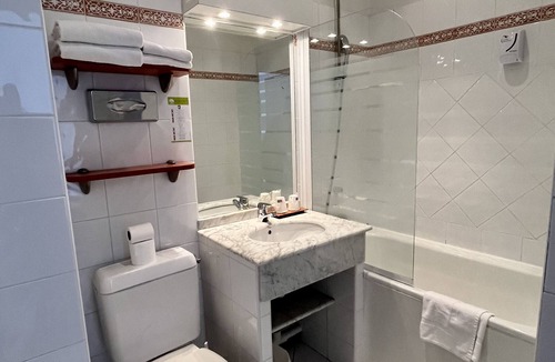 Saint-Jean-de-Luz City Center Hotel | Hotel Colbert
