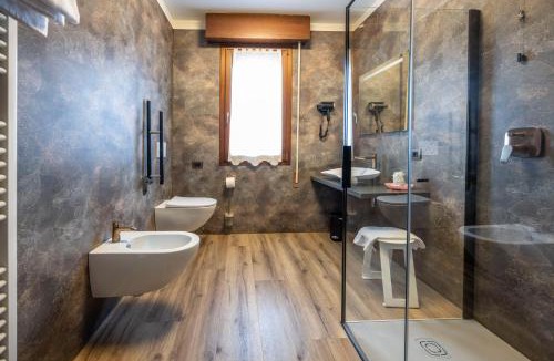 Colà Di Lazise Hotel | Hotel Confine