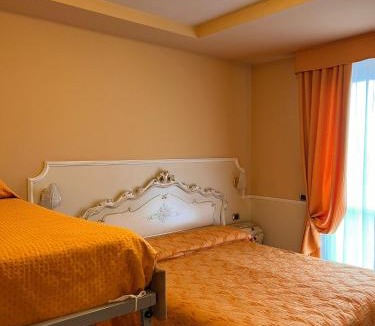 Colà Di Lazise Hotel | Hotel Confine