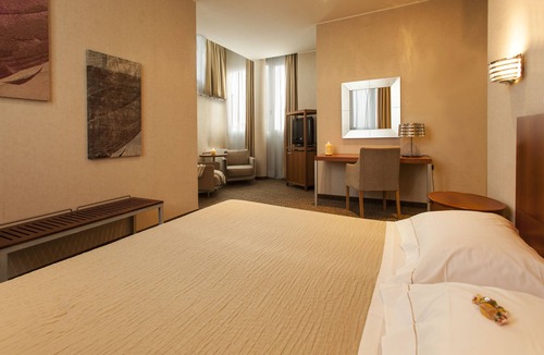Carate Brianza Hotel | Hotel Cora