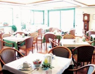 Caerano di San Marco Hotel | Hotel Corone