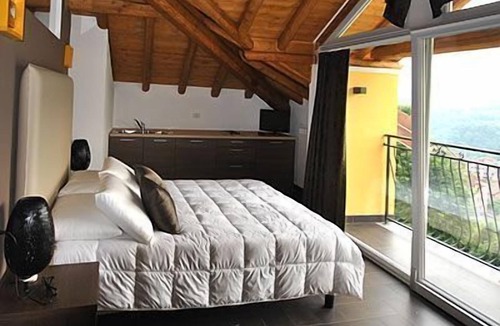 San Fedele Intelvi Hotel | Hotel Corte Santa Libera