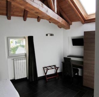 San Fedele Intelvi Hotel | Hotel Corte Santa Libera