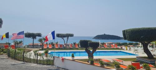 Cucco-Riviere Hotel | Hotel Cristina