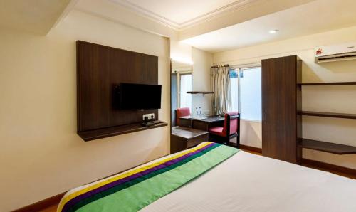 Navrangpura Hotel | Hotel Crown