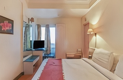 Navrangpura Hotel | Hotel Crown