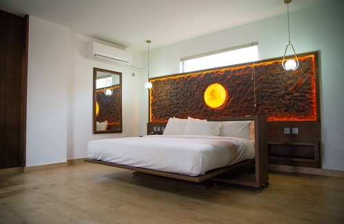 Saddar Town Hotel | Hotel Crown Inn