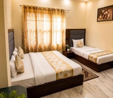 Mathura Hotel | Hotel Crystal Blues