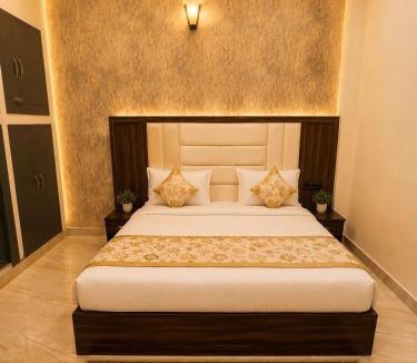 Mathura Hotel | Hotel Crystal Blues
