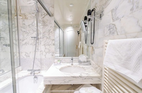 Chalons-en-Champagne Hotel | Hotel D'Angleterre