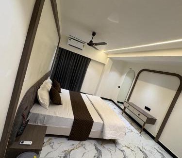 Junagadh Hotel | Hotel D Lite Inn