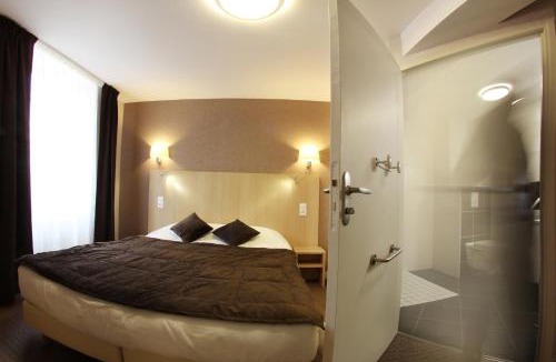 Sauxillanges Hotel | Hotel De L'Abbaye