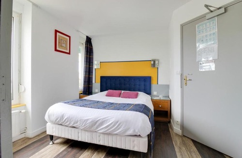 Guingamp Hotel | Hotel De L'Arrivée