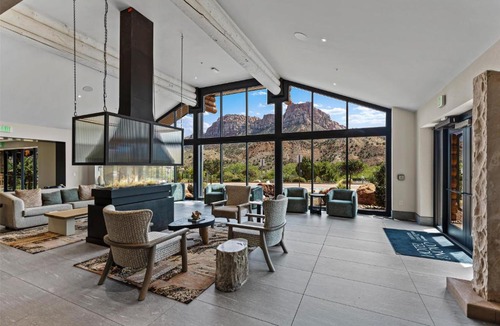 Zion National Park South Entrance Hotel | Hotel De Novo Springdale, Tapestry Collection by Hilton