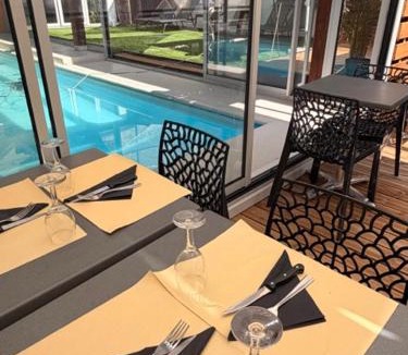 Poligny Hotel | Hotel De Paris