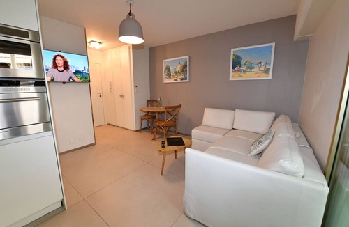 Cannes City Centre Hotel | Hotel De Provence