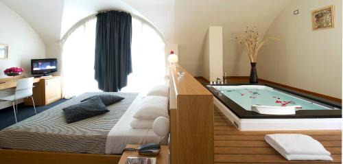 Mozzate Hotel | Hotel Delle Fiere