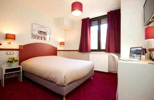 Hotel de Ville - Quinconces Hotel | Hotel des 4 Soeurs