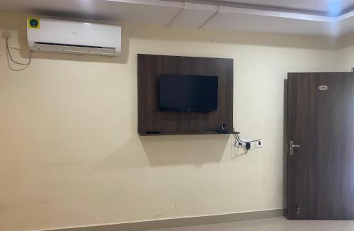 Gannavaram Hotel | Hotel Dev Krishna