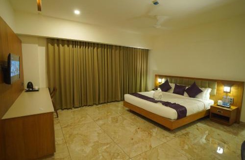 Chittilapilly Hotel | Hotel Devalokam