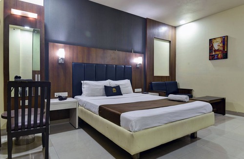 Panvel Cabin | Hotel Devanshi & Banquets by Classy Stay