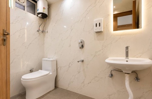 Vrindavan Hotel | Hotel Devi Ram Atithi Bhawan Near Banke Bihari Mandir