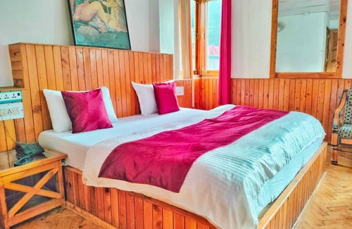 Kasol Hotel | Hotel Devlok International