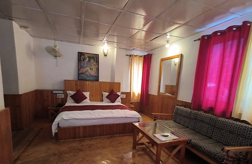 Kasol Hotel | Hotel Devlok International