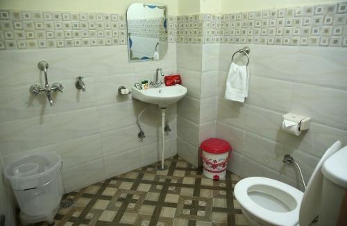 Sector 45 Hotel | Hotel Diamond Leaf