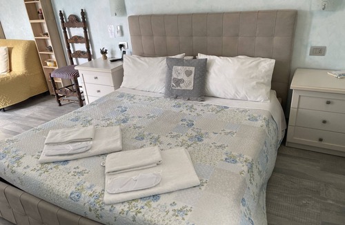 Vezio Hotel | Hotel Diffuso Il Portichetto sulla collina a Vezio Perledo