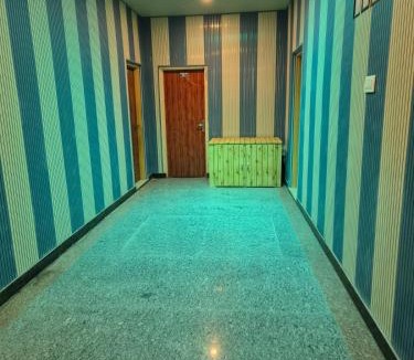 Gulmarg Hotel | Hotel Dilli Darbar and Restaurant