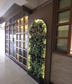 Vanthli Hotel | Hotel Divine