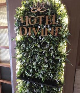 Vanthli Hotel | Hotel Divine