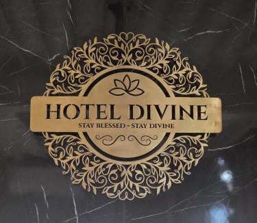 Vanthli Hotel | Hotel Divine