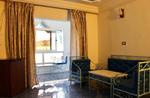 Hammam Chatt Hotel | Hotel Donia