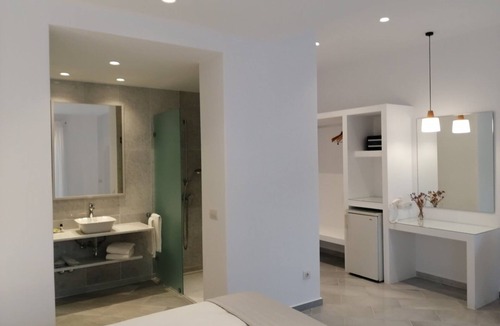 Parikia Hotel | HOTEL DOUKISSA
