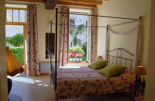 Aulnay Hotel | Hotel du Donjon