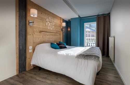 Thones Hotel | Hotel du Midi