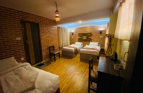 Bhaktapur Hotel | Hotel Durbar Side