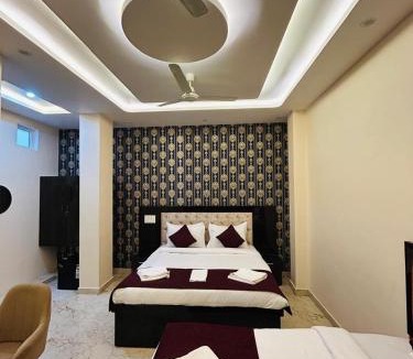 Amer Fort Road Hotel | Hotel DVL INN- Near Jalmahal Jaipur