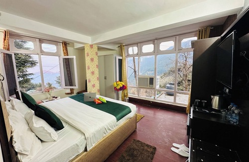 Dalhousie Hotel | Hotel Eagle Nest Central Heated