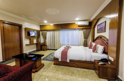 Sauraha Hotel | Hotel Earth Light