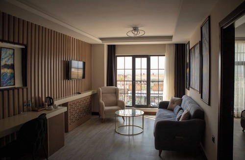Van Hotel | HOTEL EDEN'S