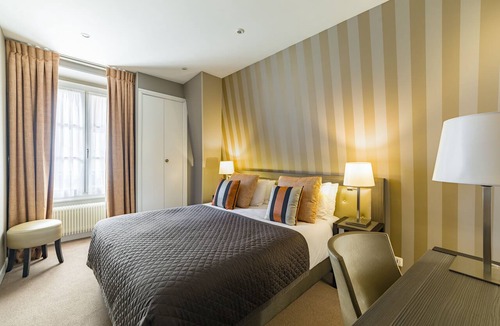 16th Arrondissement Hotel | Hotel Eiffel Kennedy