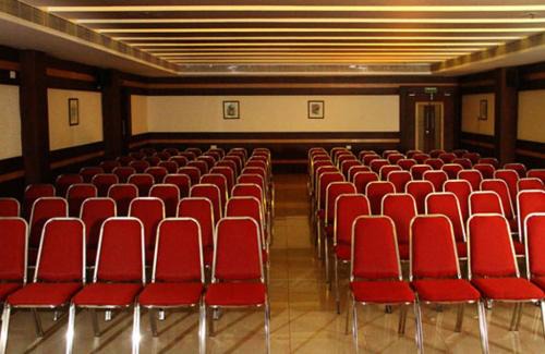 Pallam Hotel | Hotel Emerald Regency