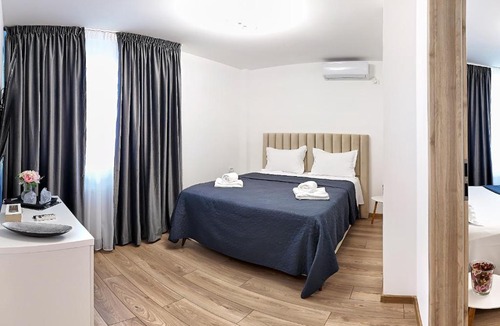 Sector 2 Hotel | Hotel EMMA S R L