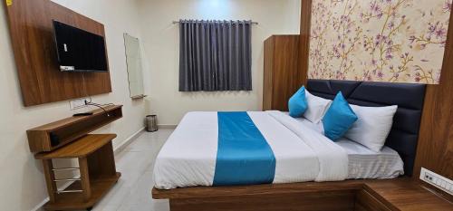 GIDC Hotel | Hotel Empire