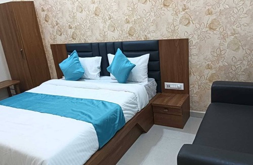GIDC Hotel | Hotel Empire