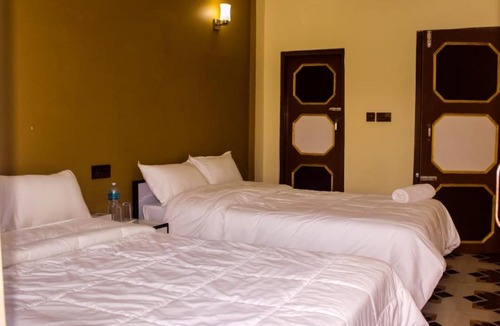 Sauraha Hotel | Hotel Flycatcher